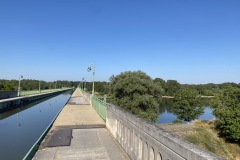 Kanal überquert Loire