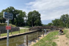 Schleuse reiht sich an Schleuse