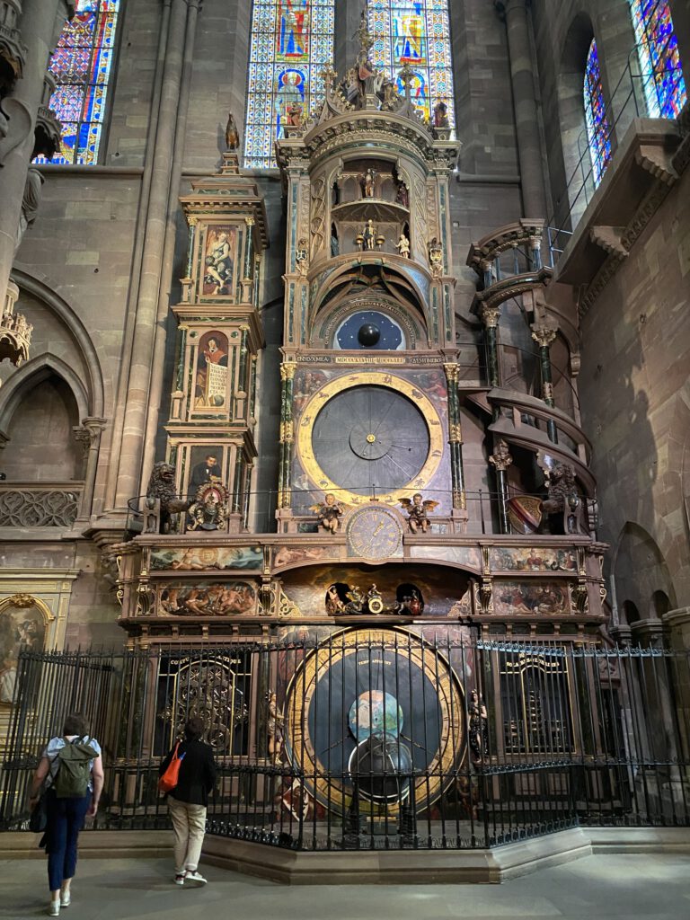 Bekannte astronomische Uhr im Straßburger Münster